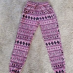 Pink, white and black designed leggings